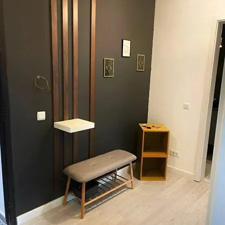 Apartment Plaza 3 *